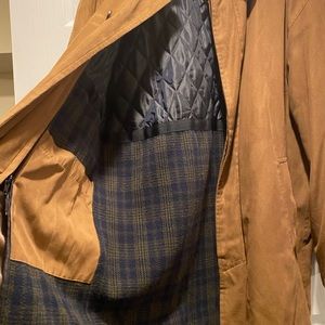 Men’s Nubuk trench with lining.
